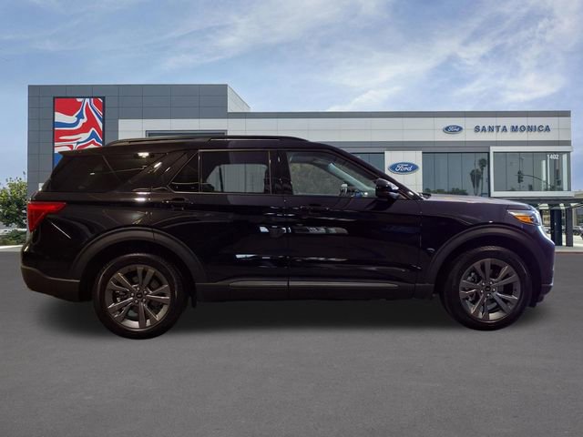 Used 2024 Ford Explorer XLT w/ Equipment Group 202A image 27