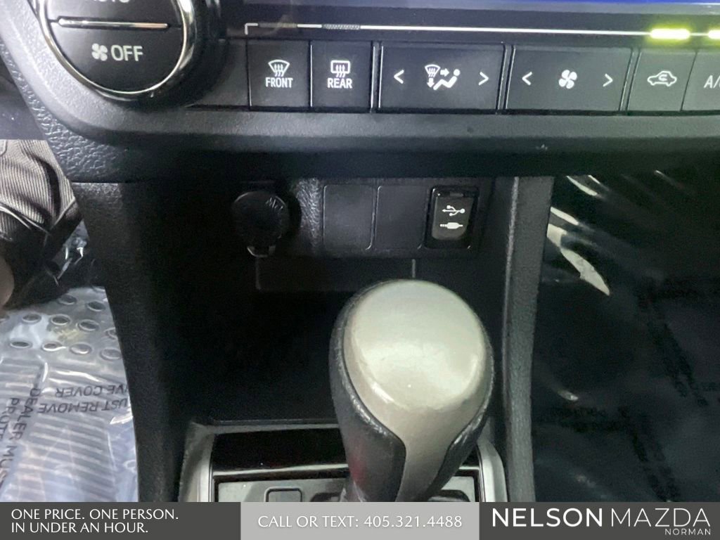 Used 2016 Toyota Corolla LE FWD image 35