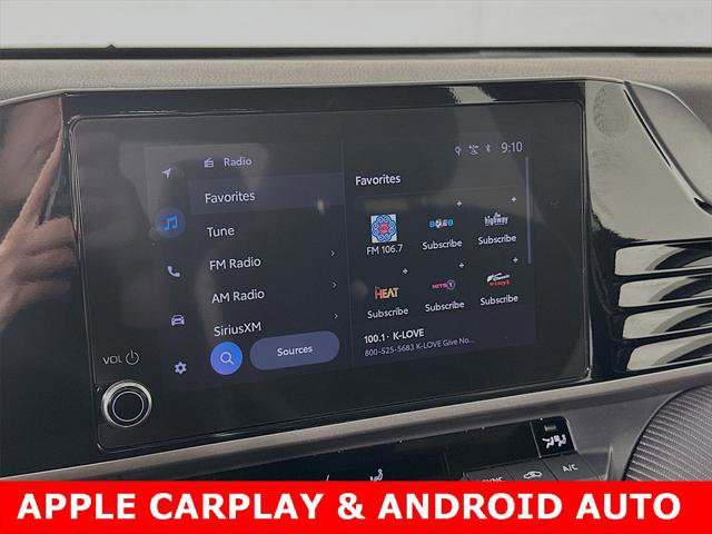 Certified 2025 Toyota Camry SE image 2