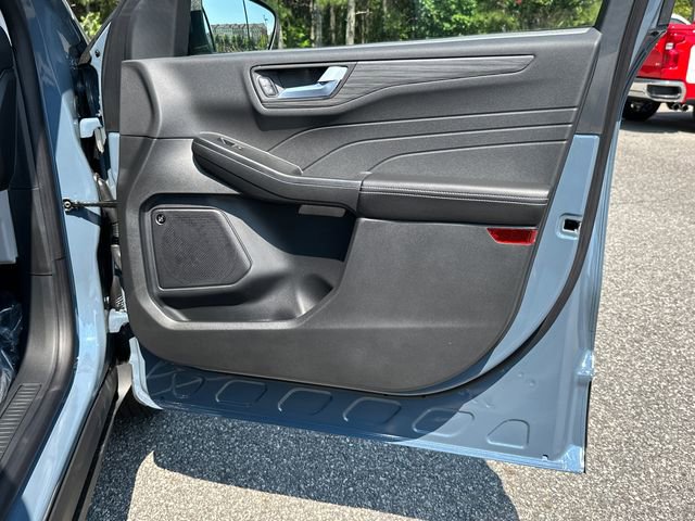 New 2025 Ford Escape SE w/ PHEV Premium Package FWD image 14