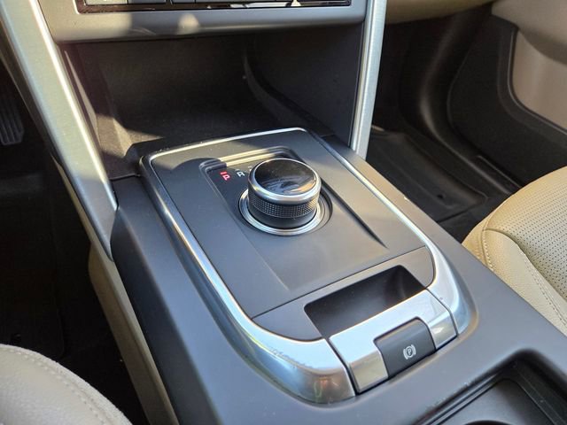 Used 2018 Land Rover Discovery Sport HSE image 19