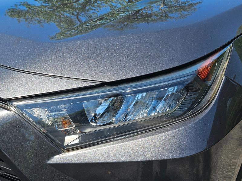 Used 2019 Toyota RAV4 LE image 21