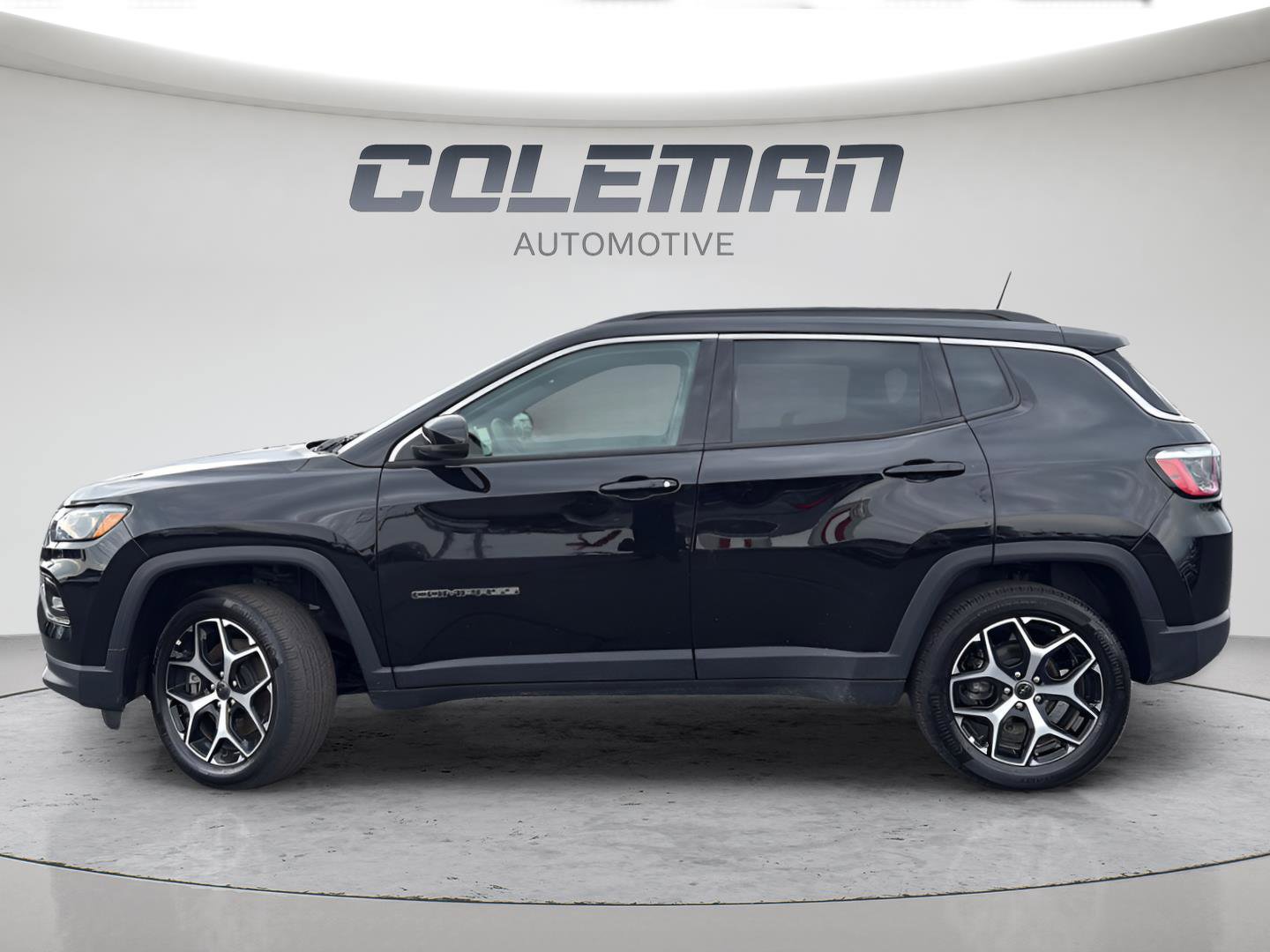 Used 2025 Jeep Compass Limited image 2