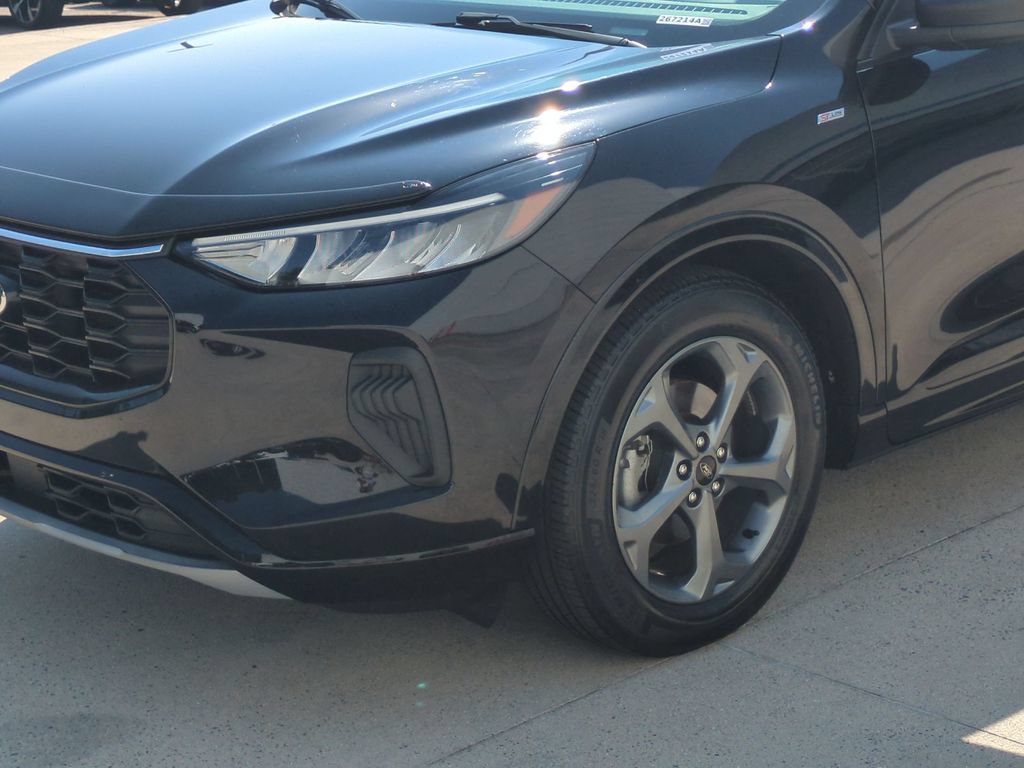 Used 2023 Ford Escape ST-Line w/ Tech Pack #1 FWD image 10