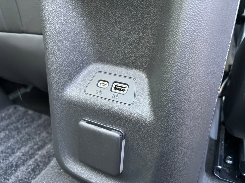 Used 2023 Buick Envision Avenir FWD image 22