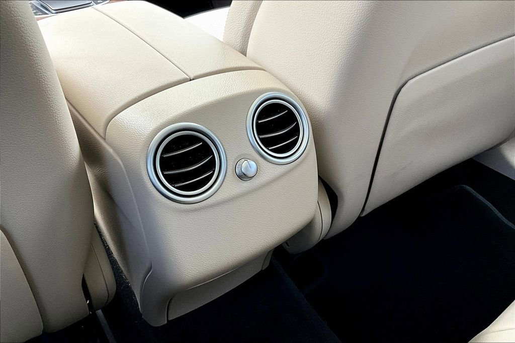 Used 2022 Mercedes-Benz GLC 300 w/ Premium Package Lite image 33