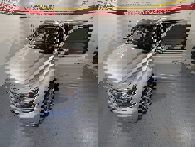 Used 2017 Chevrolet Suburban Premier image 11