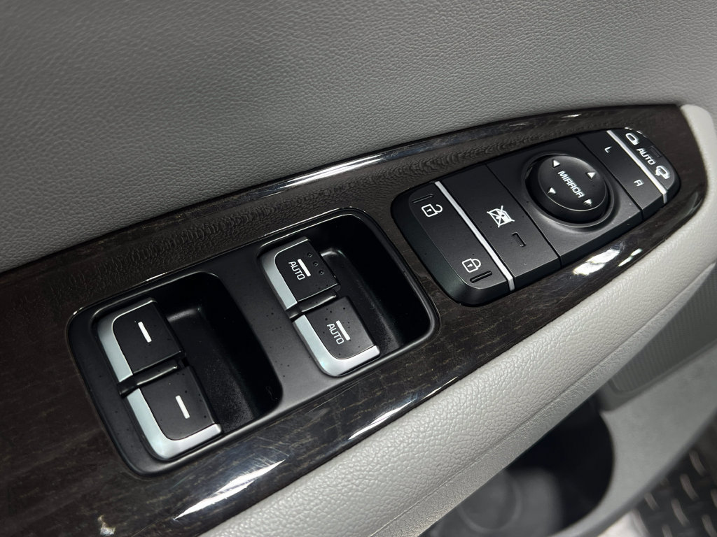 Used 2018 Kia Optima EX w/ Technology Package FWD image 17