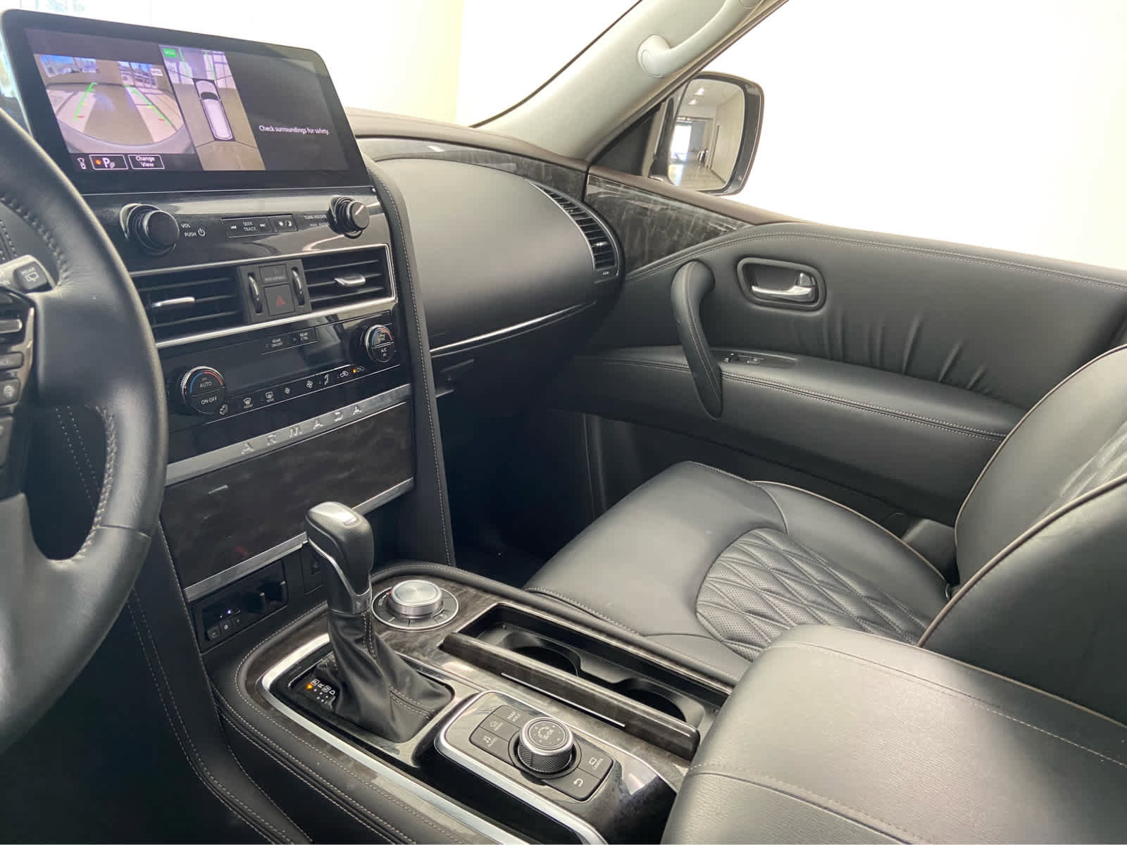 Used 2024 Nissan Armada Platinum w/ Captain's Chairs Package image 41