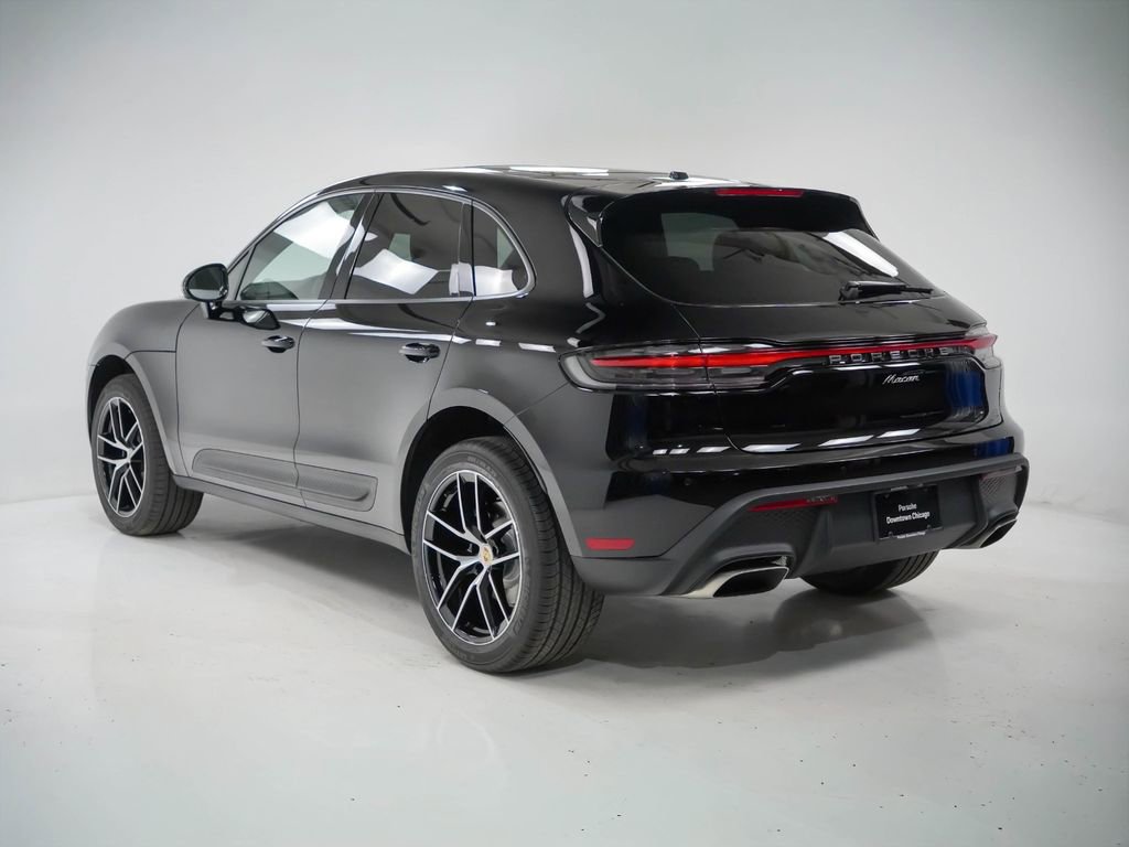 Certified 2026 Porsche Macan AWD/4WD image 3