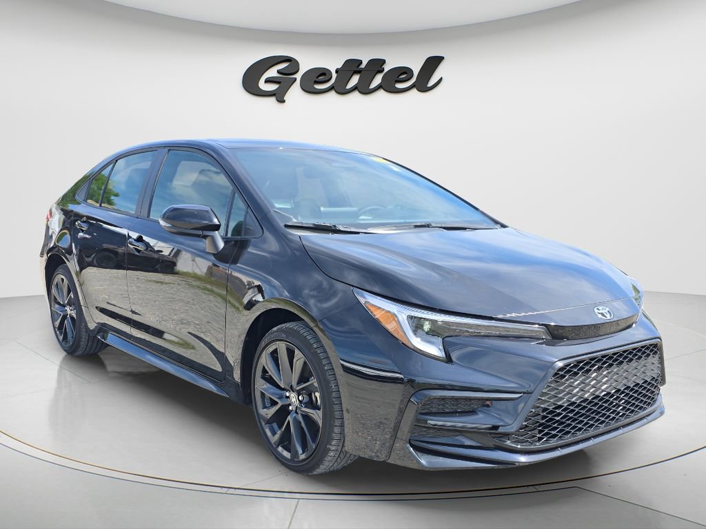 Used 2026 Toyota Corolla SE FWD image 2
