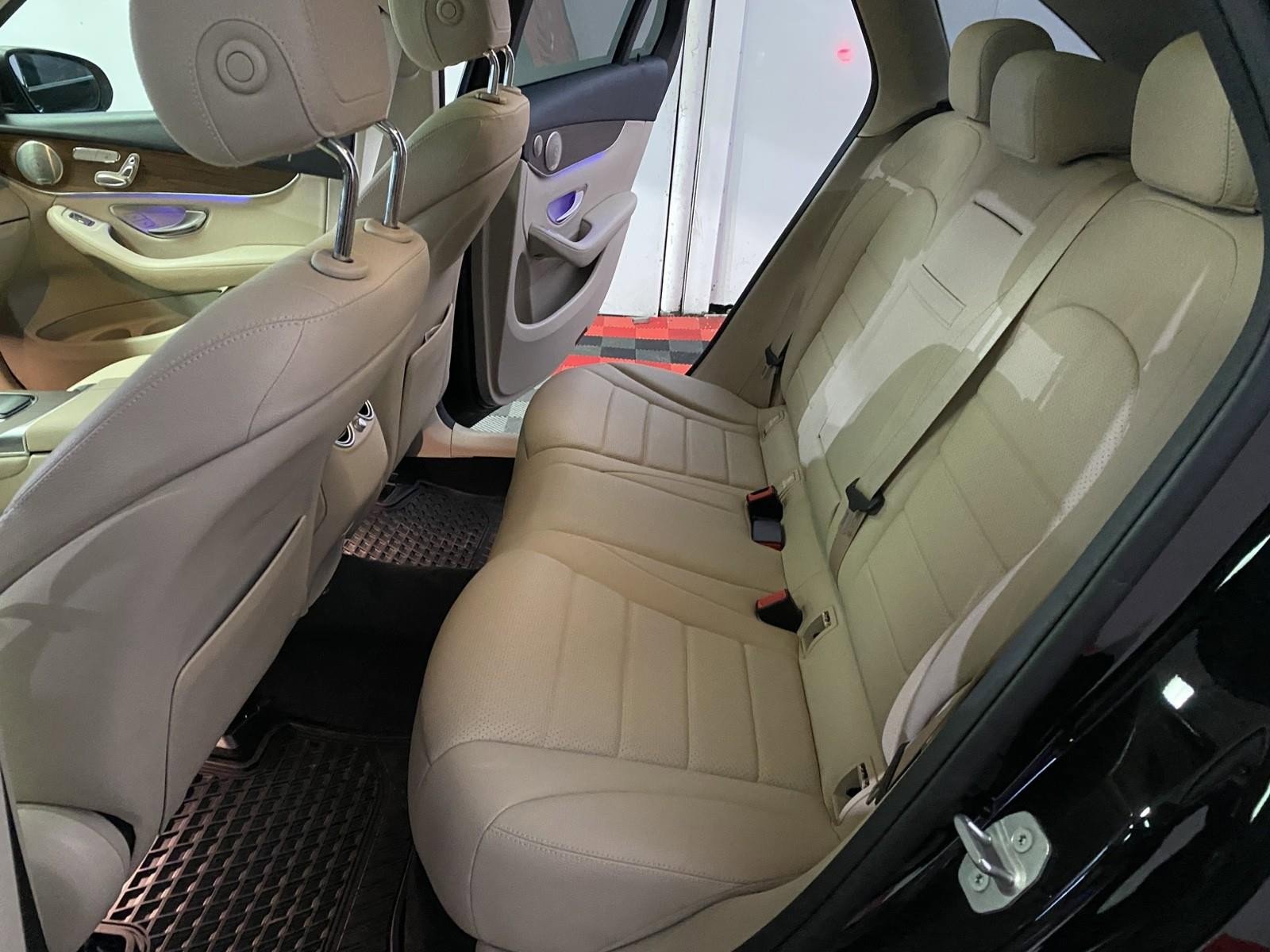 Used 2021 Mercedes-Benz GLC 300 4MATIC image 19