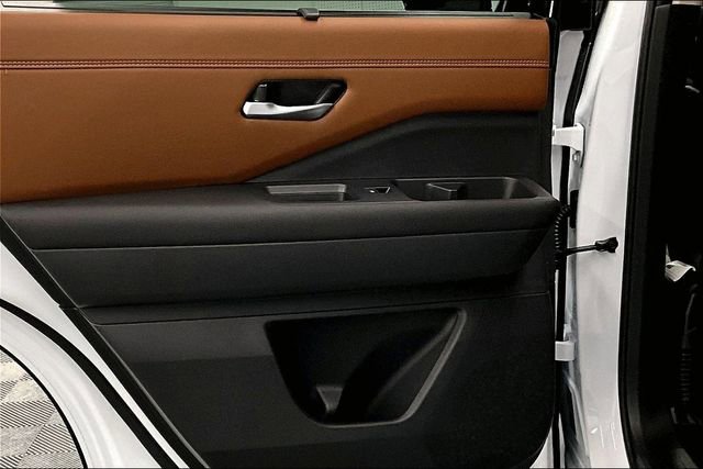 New 2026 Nissan Pathfinder Platinum image 35