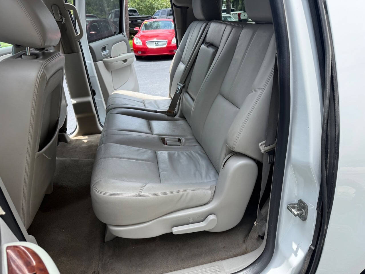Used 2012 Chevrolet Suburban LT RWD image 6