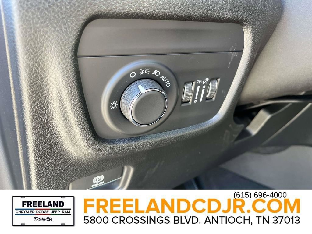 New 2025 Jeep Grand Cherokee 4WD image 25