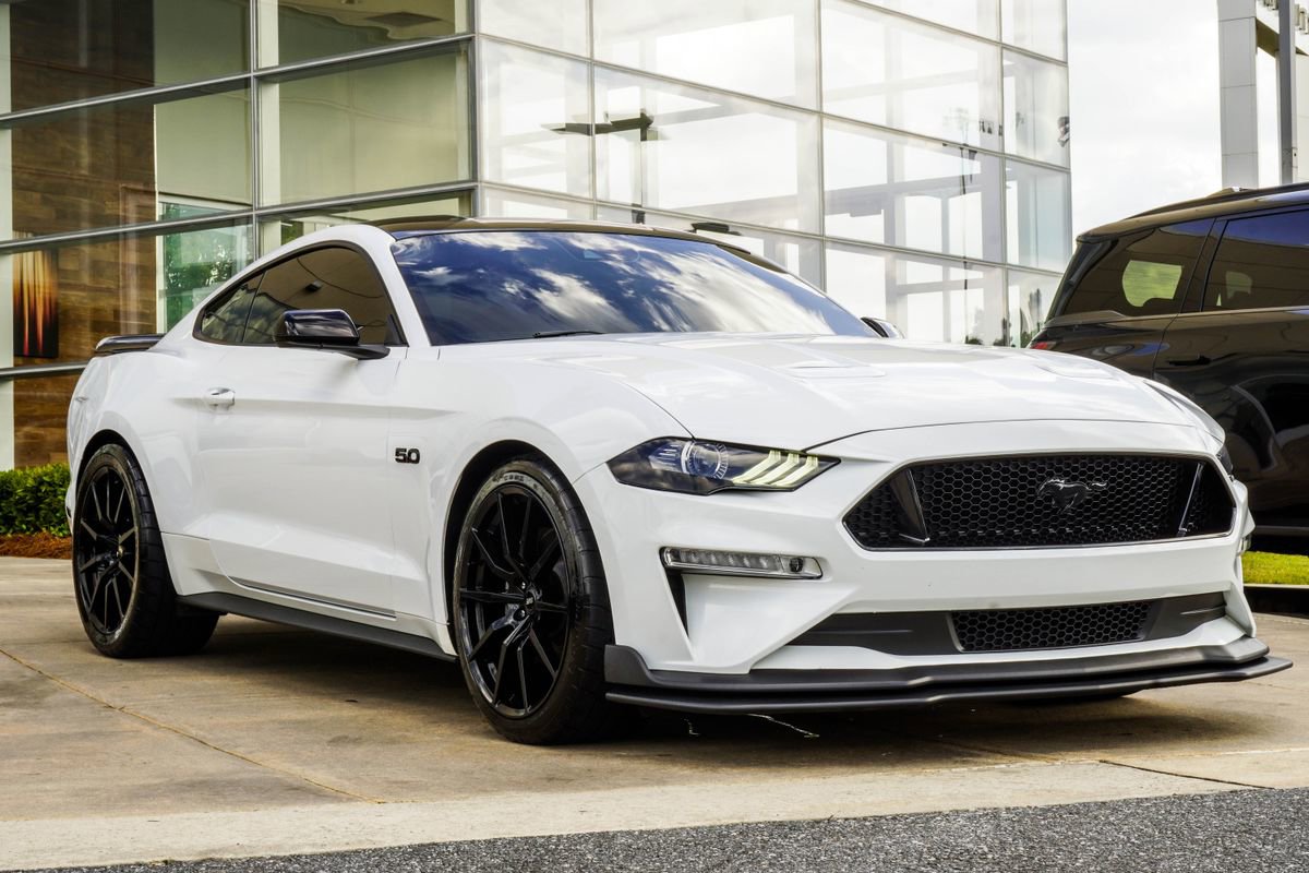 Used 2019 Ford Mustang GT RWD image 4