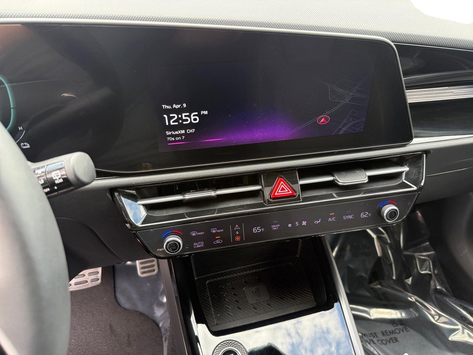 Used 2023 Kia Niro SX Touring image 12