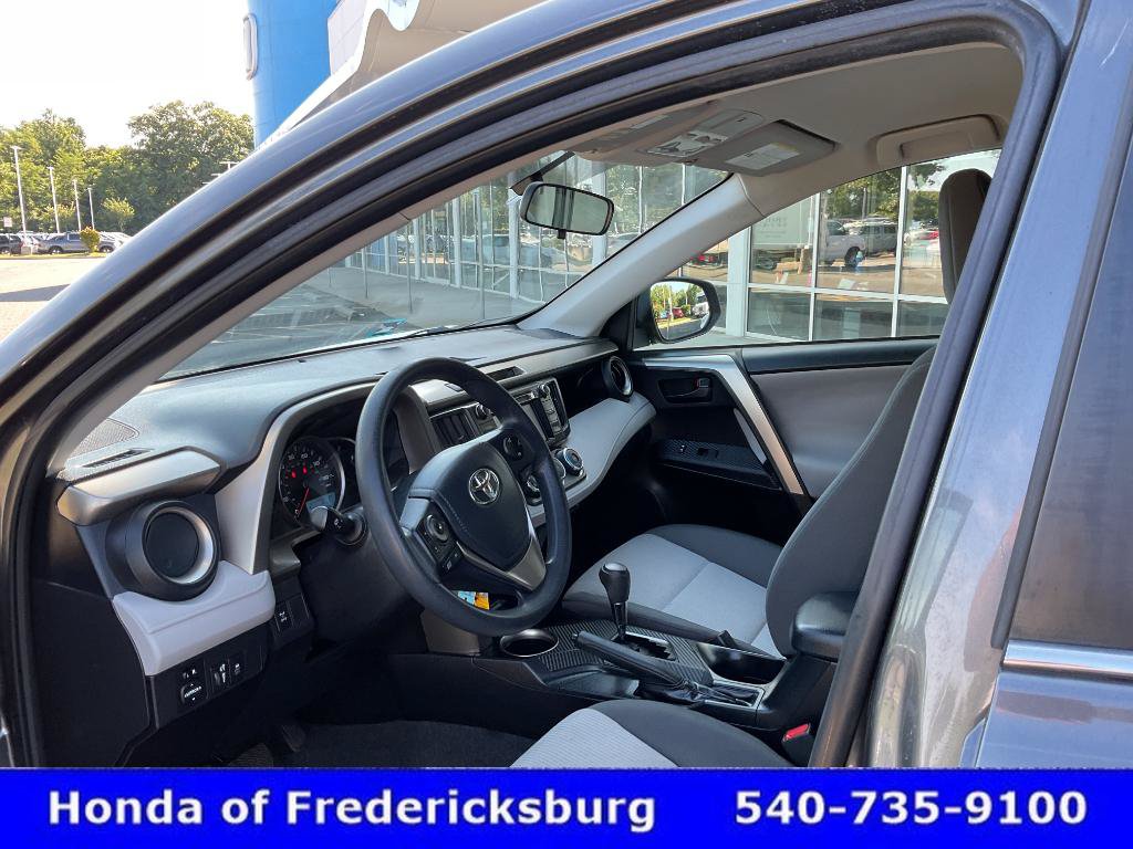 Used 2015 Toyota RAV4 LE AWD/4WD image 32