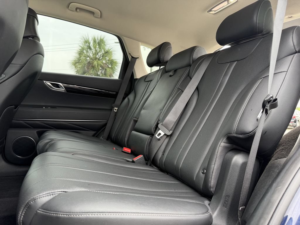 Used 2025 Genesis GV80 2.5T Standard AWD/4WD image 24