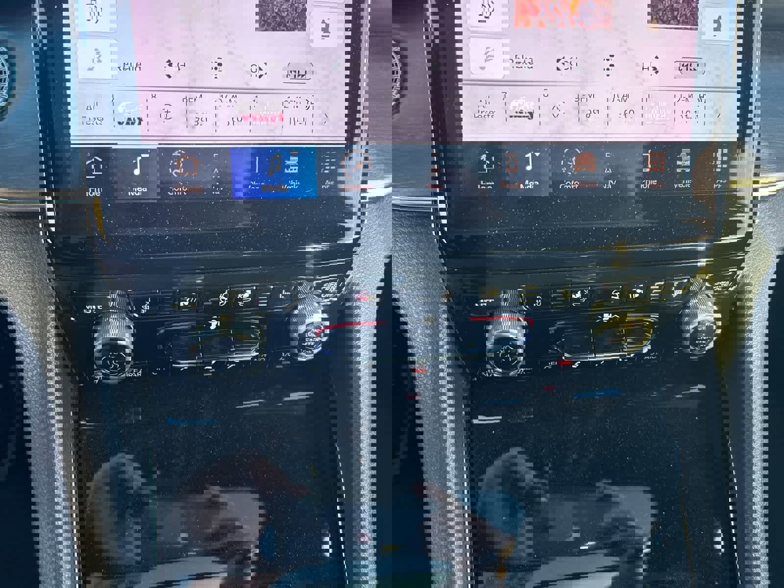 Used 2023 Jeep Grand Cherokee Overland w/ Adv Protech Group III image 44