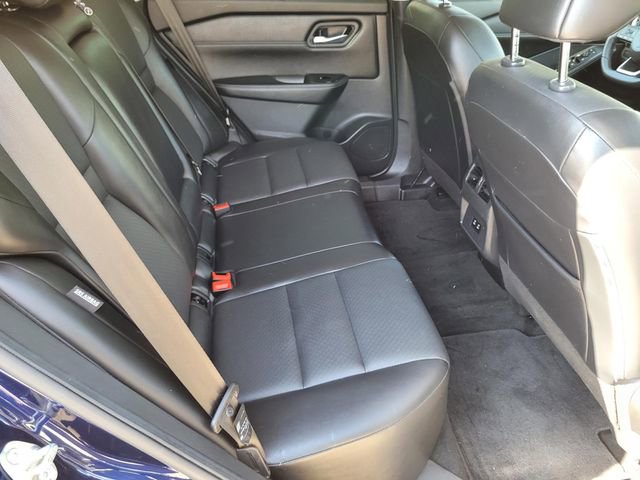 Used 2024 Nissan Rogue SV w/ SV Premium Package image 13