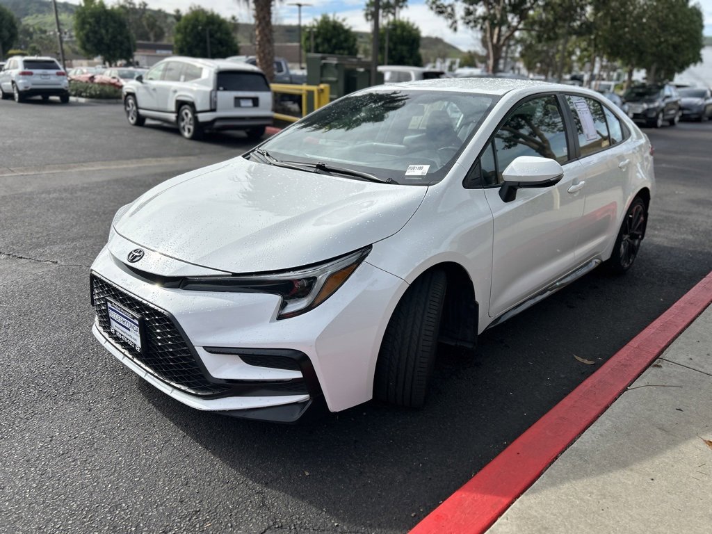 Used 2024 Toyota Corolla SE image 4