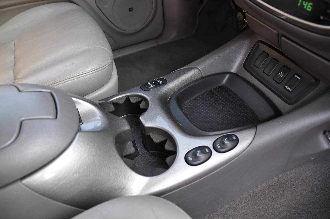 Used 2005 Toyota Sequoia Limited AWD/4WD image 31