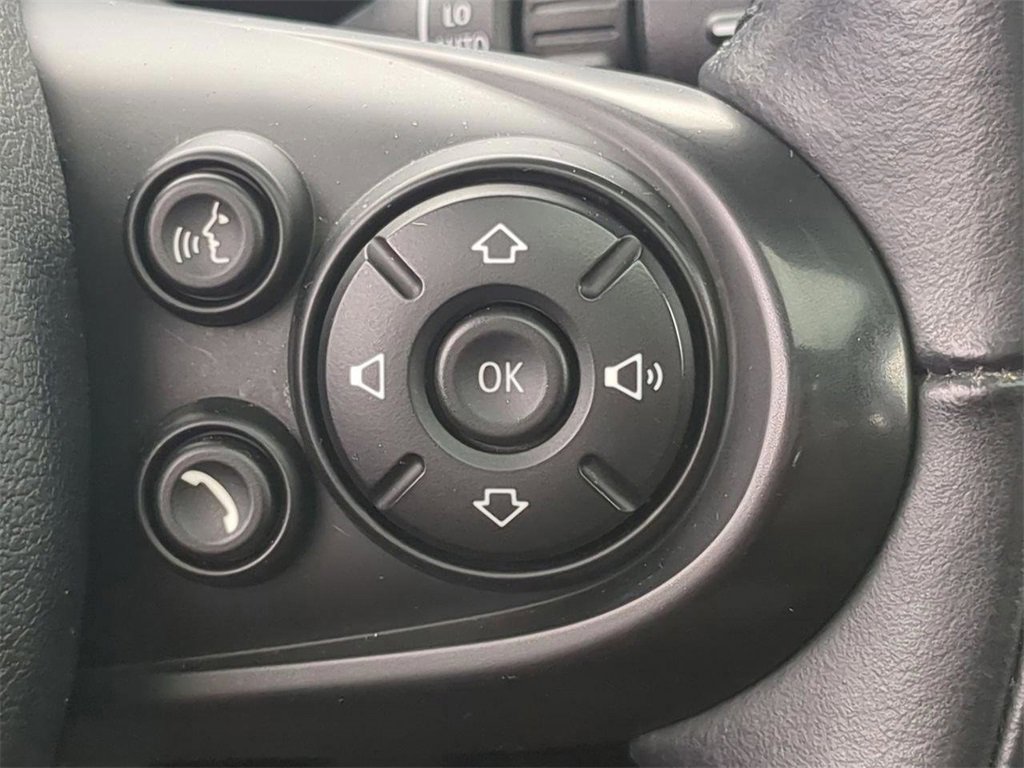 Used 2018 MINI Cooper 4-Door Hardtop image 26