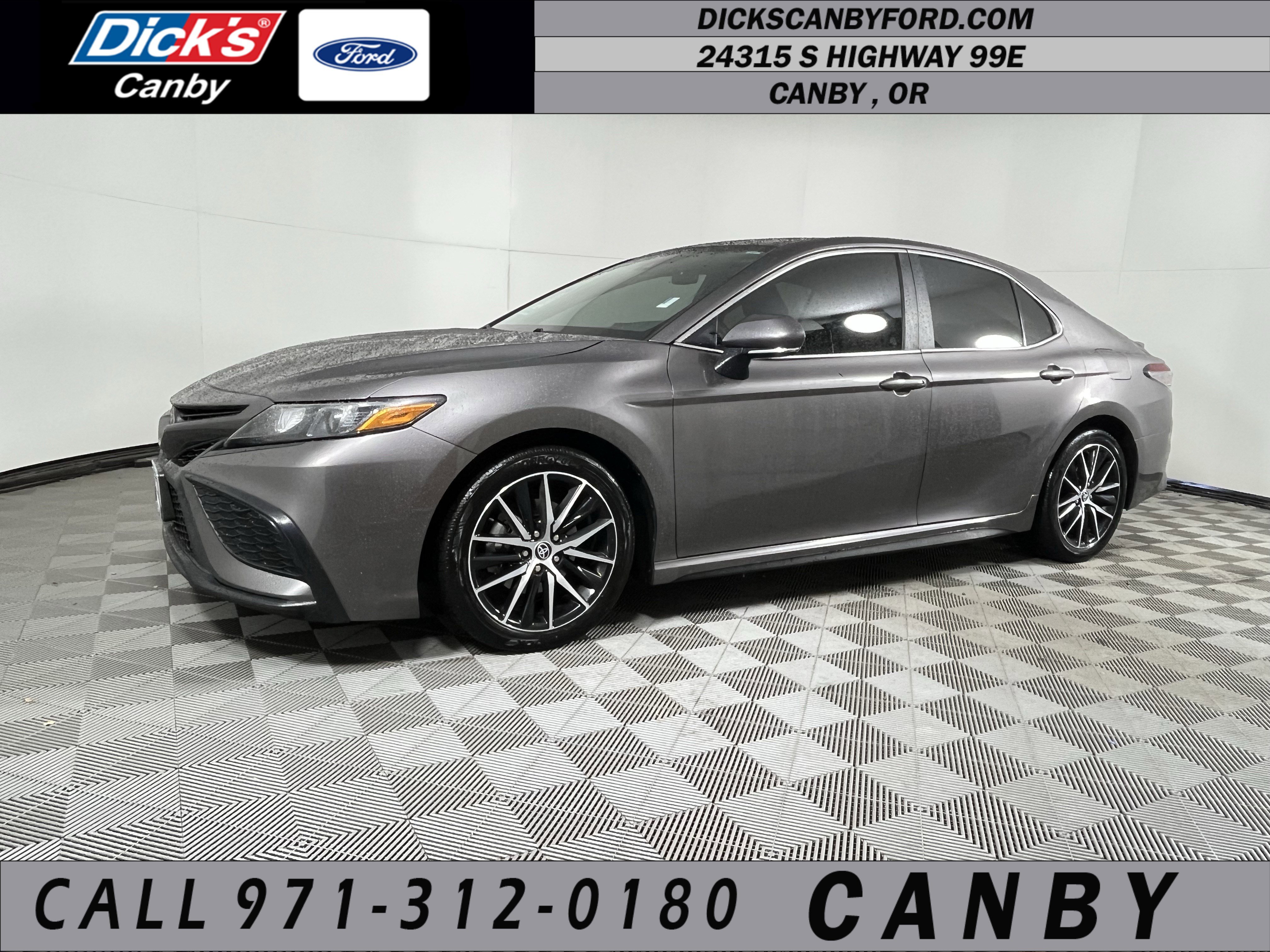 Used 2023 Toyota Camry SE image 1