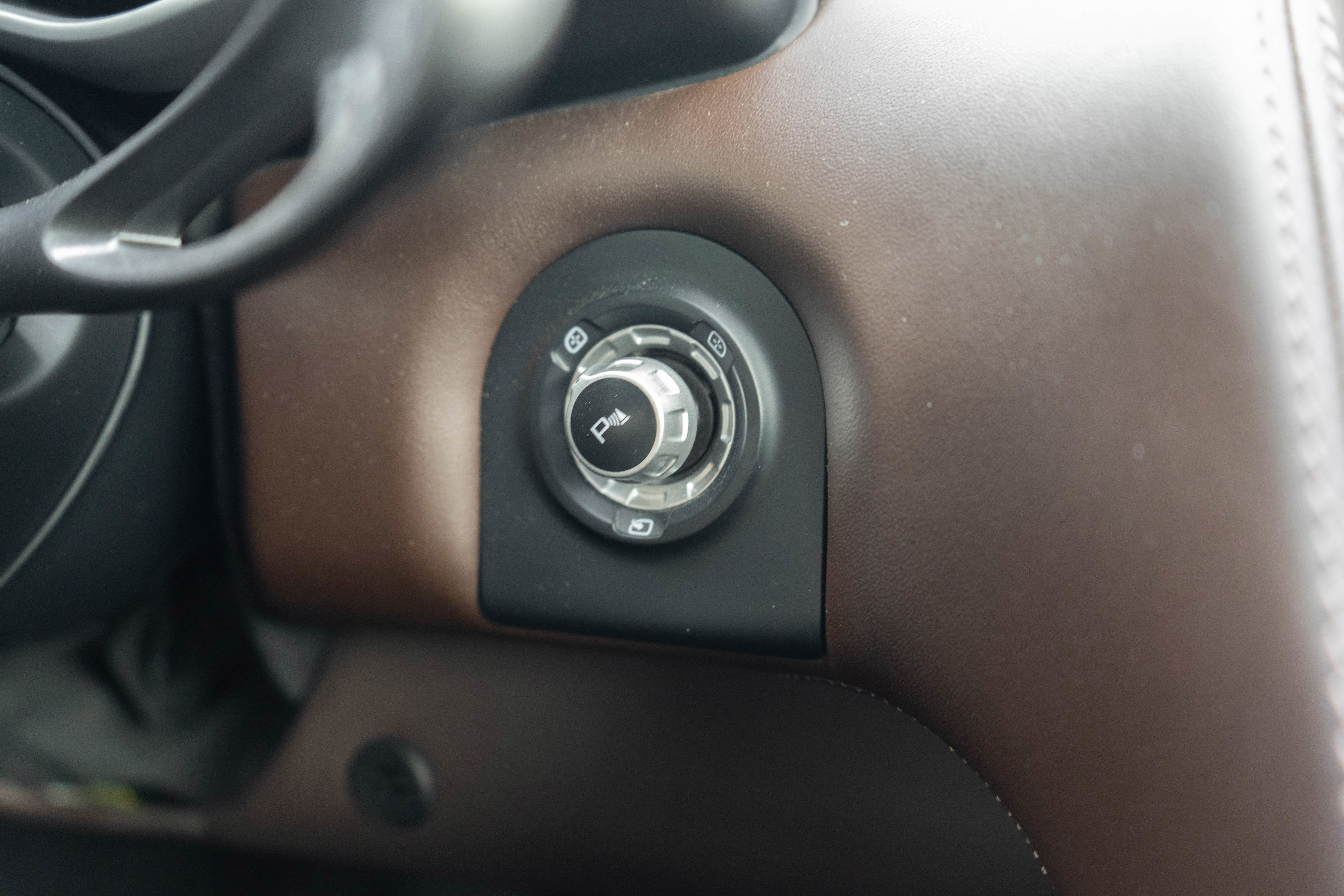 Used 2015 McLaren 650S Spider image 17