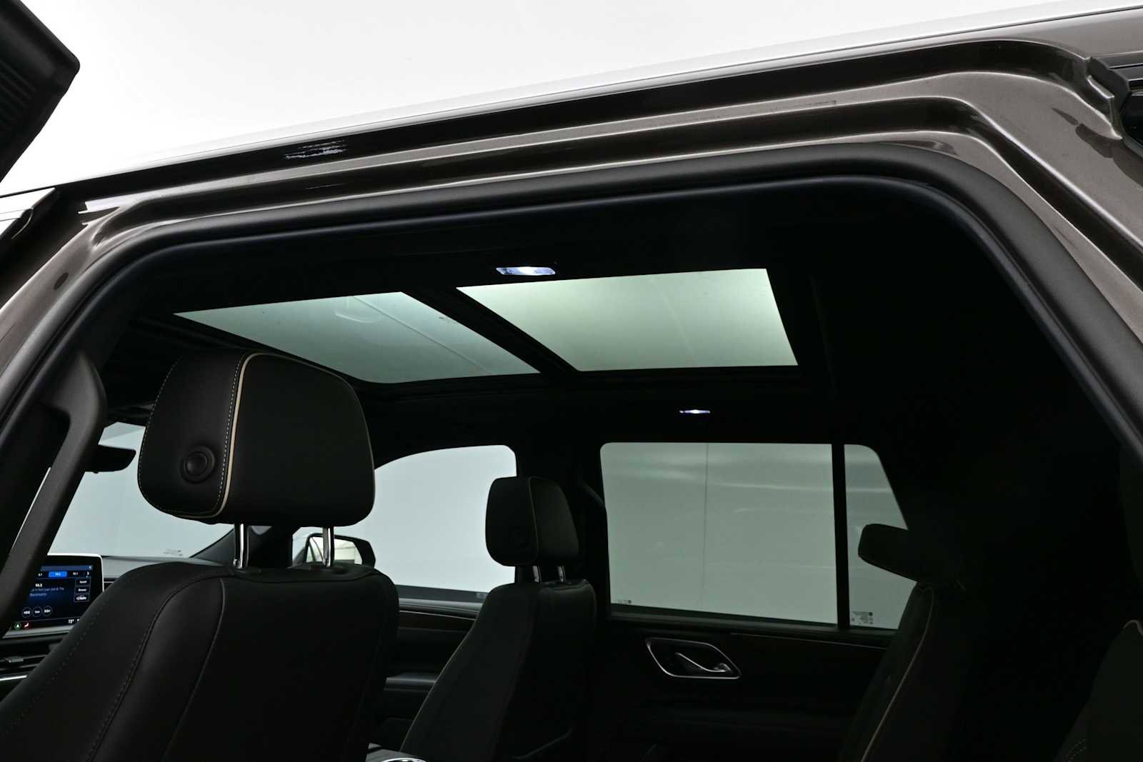 Used 2021 Chevrolet Tahoe Premier w/ Premium Package AWD/4WD image 90