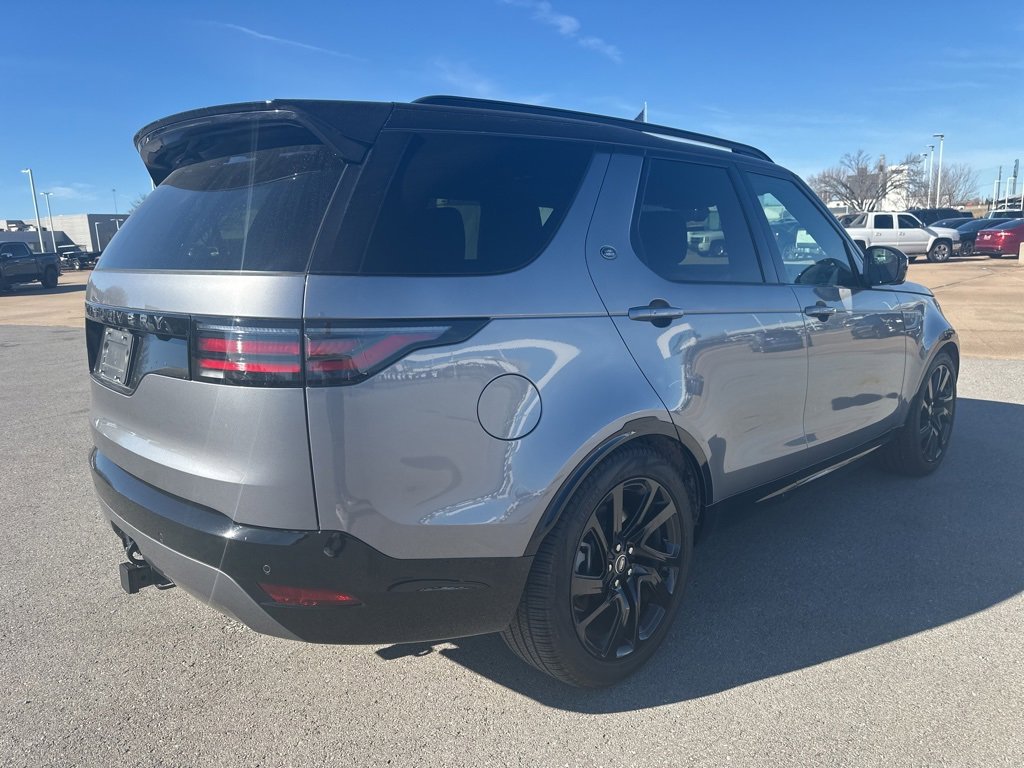 Certified 2025 Land Rover Discovery Dynamic SE image 5