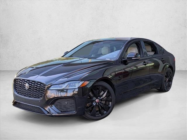 Used 2022 Jaguar XF SE image 1