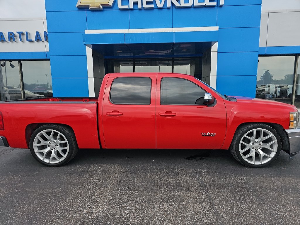 Used 2011 Chevrolet Silverado 1500 LT w/ Texas Edition RWD image 2