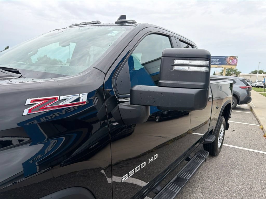 Used 2026 Chevrolet Silverado 2500 Custom w/ Custom Convenience Package AWD/4WD image 10