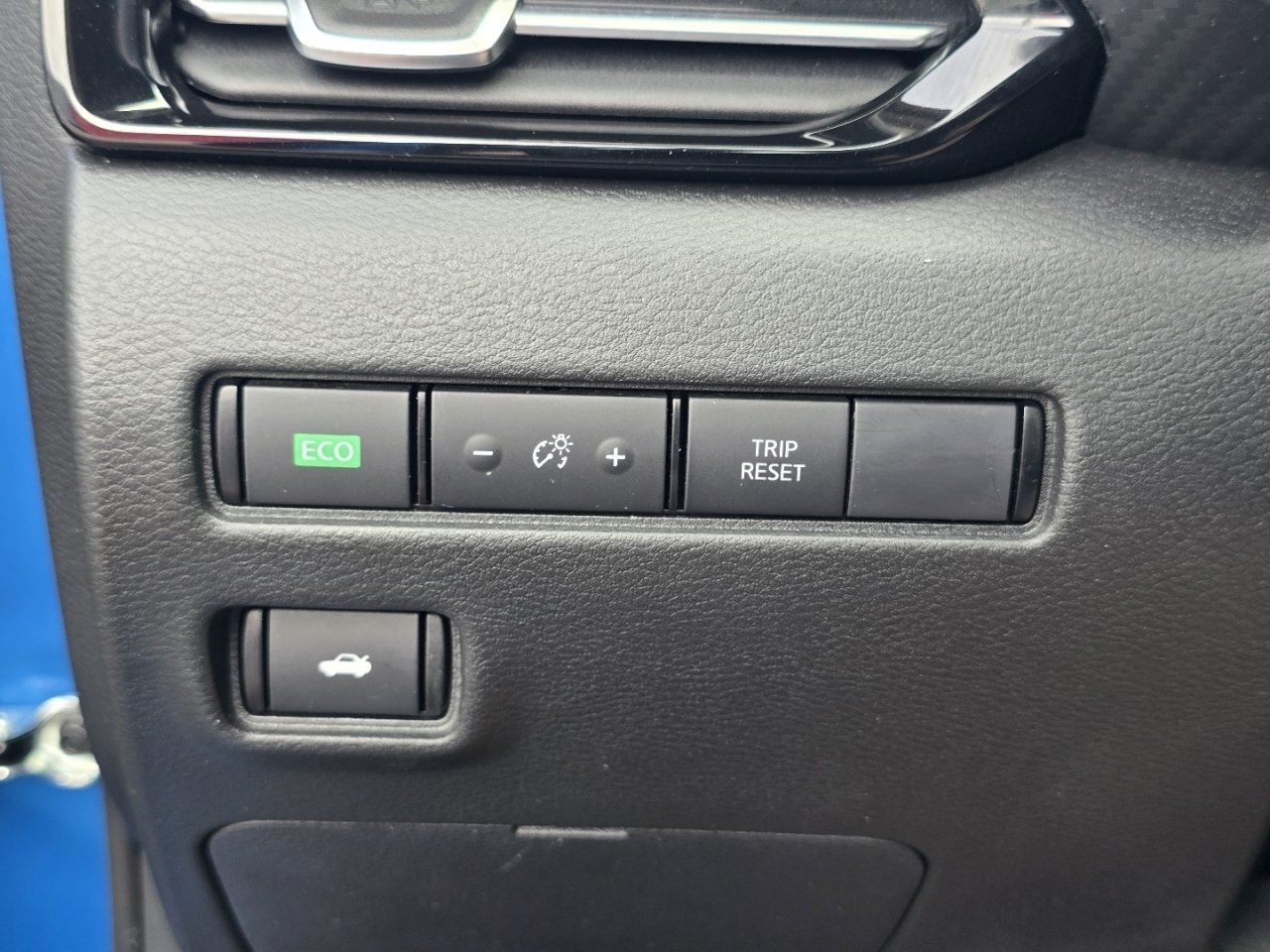 Used 2025 Nissan Sentra SR FWD image 25