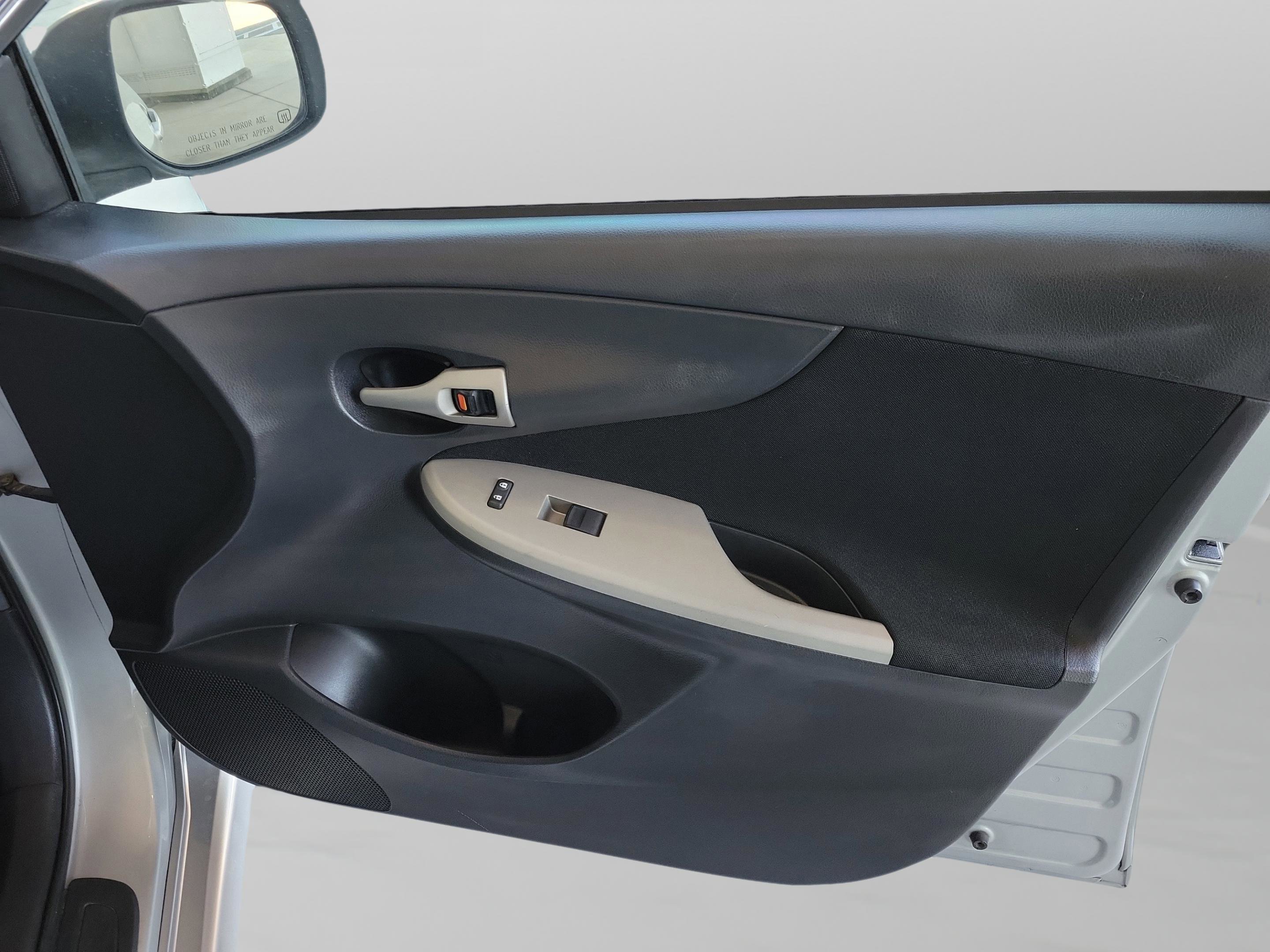 Used 2013 Toyota Corolla S image 11