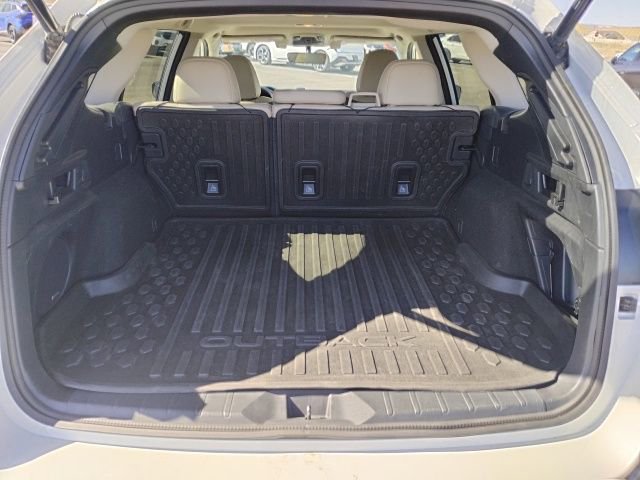 Used 2022 Subaru Outback Limited XT image 13
