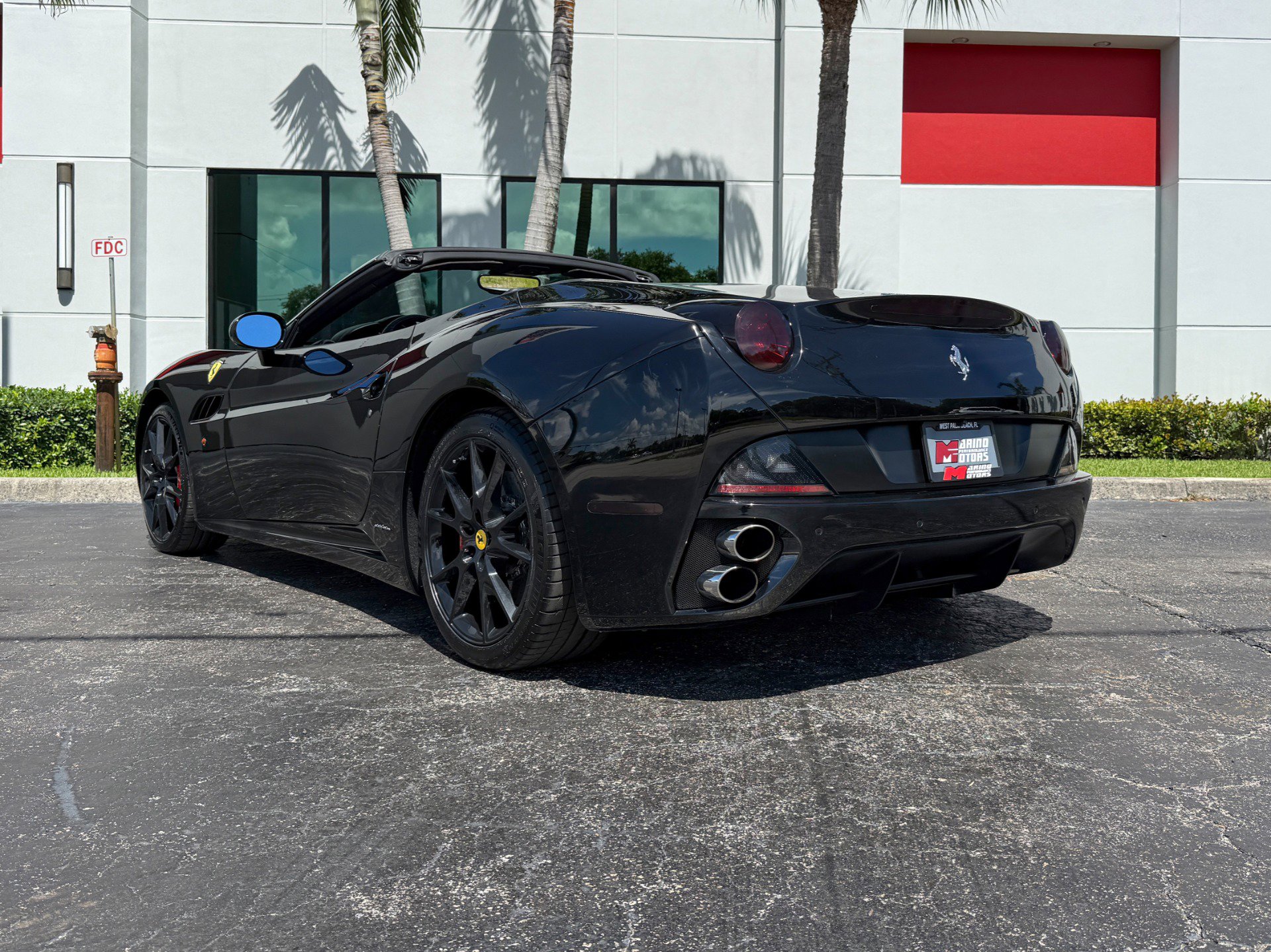 Used 2010 Ferrari California RWD image 12