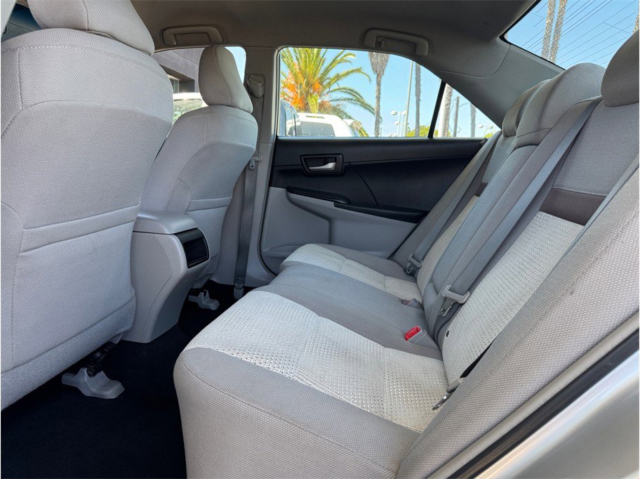 Used 2012 Toyota Camry LE FWD image 19