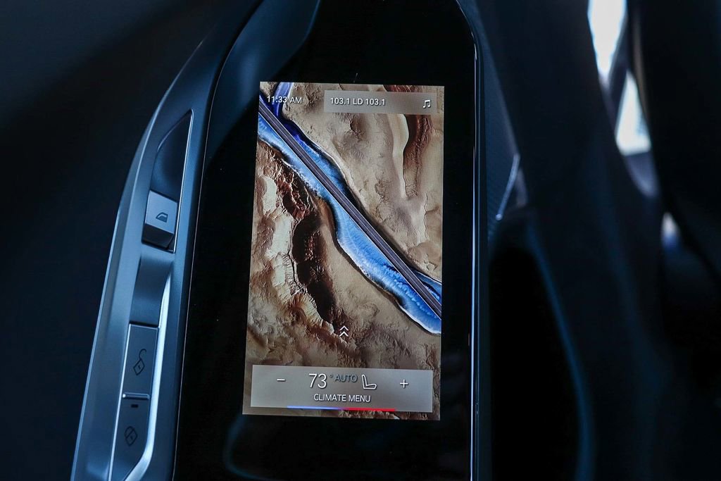 Used 2025 BMW 740i xDrive image 19