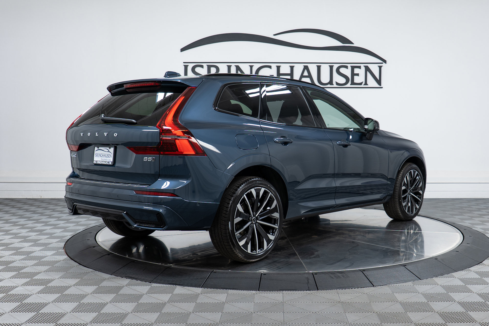 New 2026 Volvo XC60 B5 Ultra w/ Climate Package image 5