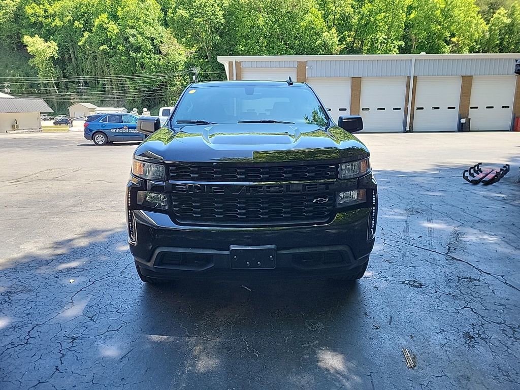 Used 2019 Chevrolet Silverado 1500 Custom w/ Custom Value Package AWD/4WD image 3