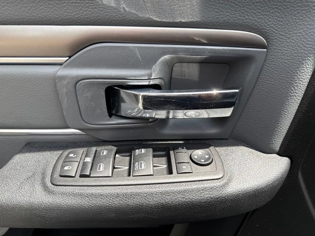 Used 2024 RAM 1500 Classic SLT AWD/4WD image 7
