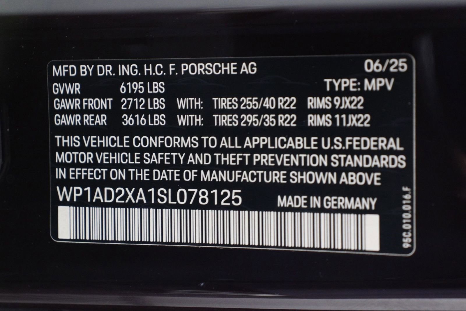 Certified 2025 Porsche Macan Electric RWD image 19