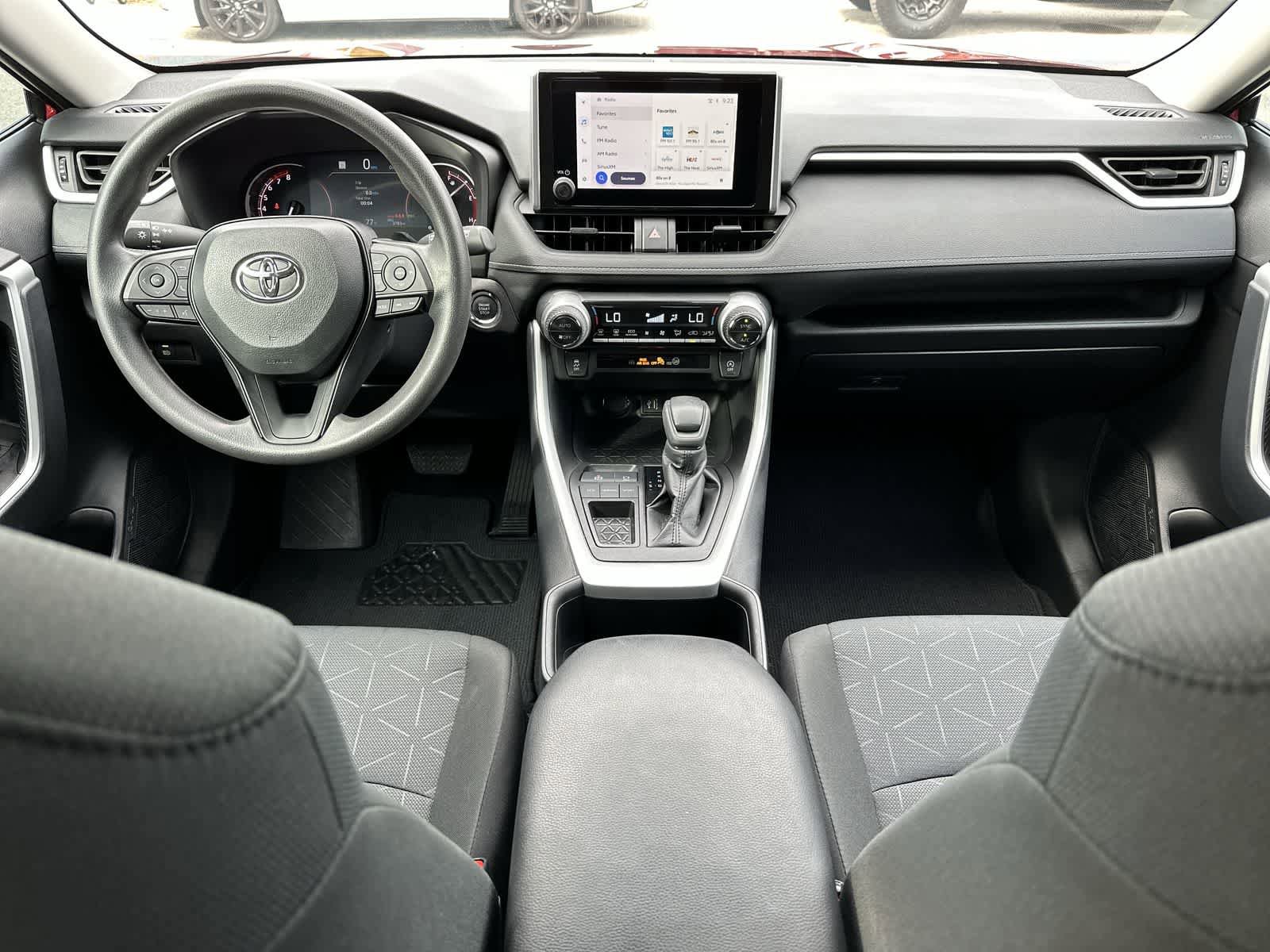 Used 2024 Toyota RAV4 XLE FWD image 20