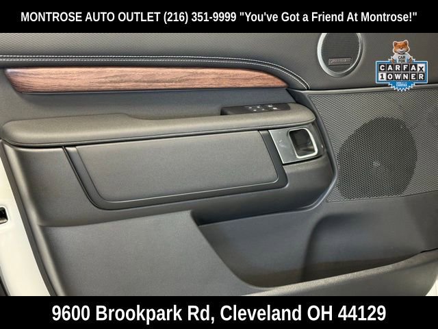 Used 2024 Land Rover Discovery Dynamic SE image 11