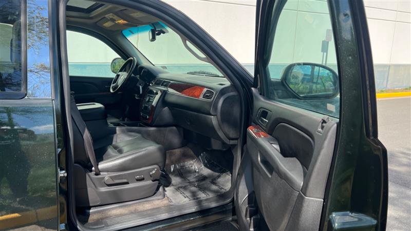 Used 2013 Chevrolet Avalanche LT RWD image 52