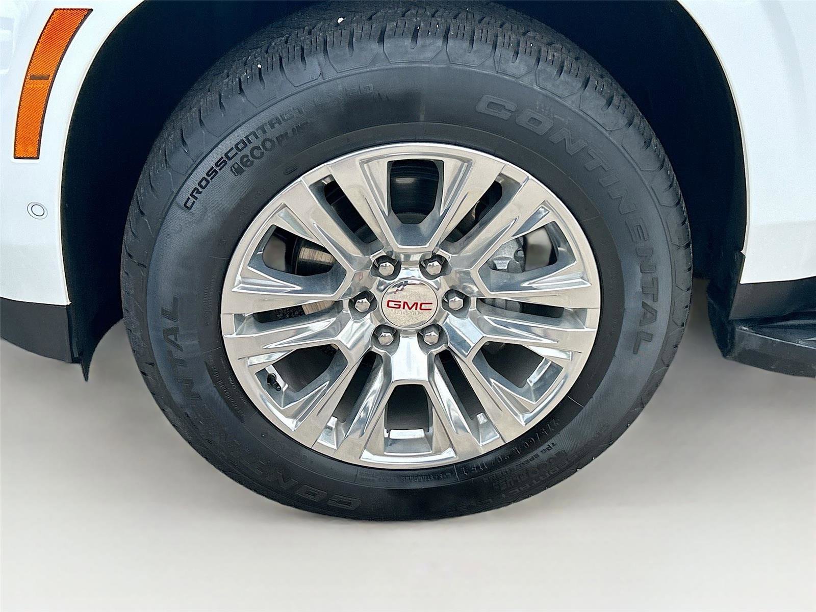 Used 2025 GMC Yukon Denali RWD image 33