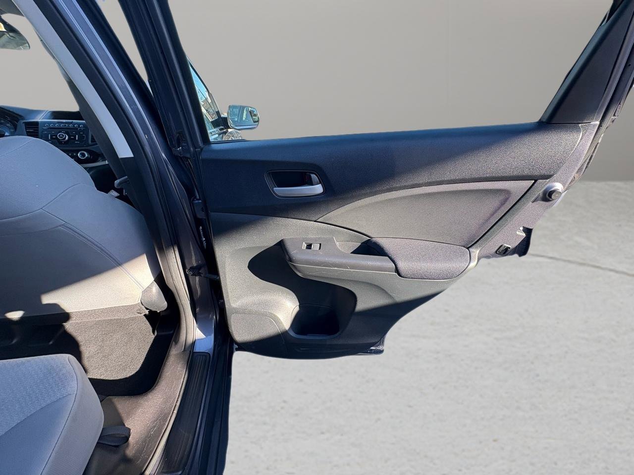 Used 2016 Honda CR-V LX image 24